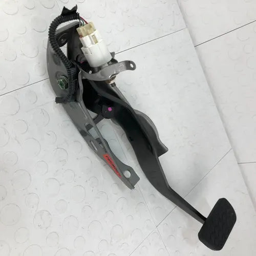 Pedal De Frenos Toyota Yaris Core 2017 Automático