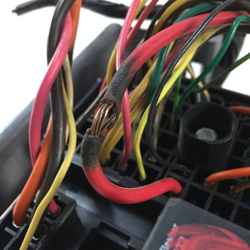 Modulo Fusibles Interior Chevrolet Sonora Tahoe 2000-2006
